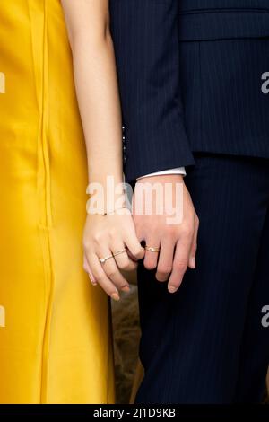 La photographie d'anneau de mariage est une partie importante d'une séance photo de mariage, capturant l'élégance et la signification de l'amour et de l'engagement d'un couple. Thés Banque D'Images