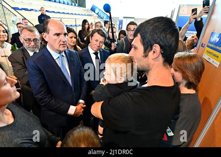 Jean Castex, Premier ministre, Joël Giraud, secret d'État à la Ruralite aupres de la cohésion des territoires et des relations avec les collectivités territoriales, Marlene Schiappa, ministre deleguee chargee de la citoyennee, et Christian Estrosi, le maire de Nice lors d'une visite de l'accueil des refuges ukrainens à la préfecture de Nice et du centre d'accueil pour les refuges ukrainens à Nice, France, le 24 mars 2022, au 29eme jour de l'invasion russe de l'Ukraine. L'Assemblée générale des Nations unies composée de 193 États a adopté le 24 mars 2022 une ecrarante majori Banque D'Images