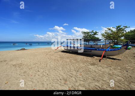 Vue sur Jerman Beach ou Pantai Jerman à Tuban, Bali, Indonésie. Banque D'Images