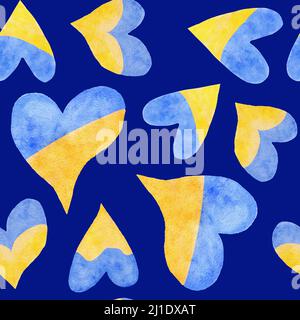 Motif sans couture dessiné à la main avec coeur ukrainien d'Ukraine dans les couleurs bleu jaune du drapeau UA, concept pour le soutien de la charité, arrêter la guerre conception. Priez pour l'Ukraine imprimer aquarelle fond, pour les cartes de bannières textiles Banque D'Images