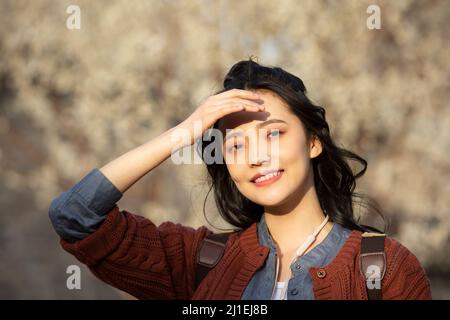 Gros plan de la photo de la banque de tourisme des jeunes femmes Banque D'Images