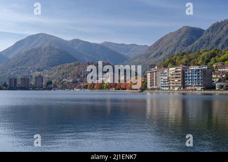 Omegna, vue sur la ville, Italie, Piémont, Lac Orta Banque D'Images