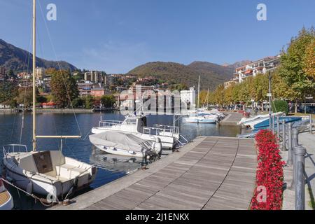 Omegna, vue sur la ville, Italie, Piémont, Lac Orta Banque D'Images