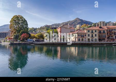 Omegna, vue sur la ville, Italie, Piémont, Lac Orta Banque D'Images