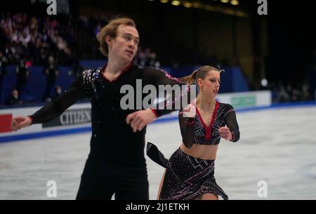 Stade Sud de France, Montpellier, France. 25th mars 2022. Sasha Fear et George Waddell du Royaume-Uni pendant la danse sur glace par paires, Championnat du monde de patinage artistique au Sud de France Arena, Montpellier, France. Kim Price/CSM/Alamy Live News Banque D'Images