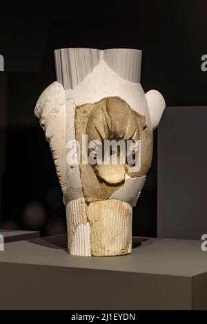 Fragments originaux de moules et modèles de la Sagrada Familia dans l'exposition Gaudi au musée MNAC en 2021 (Barcelone, Catalogne, Espagne) Banque D'Images