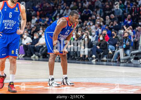 Istanbul, Turquie. 24th mars 2022. Bryant Dunston d'Anadolu Efes Istanbul vu pendant la ronde 32 de la saison régulière EuroLeague 2021/2022 de Turkish Airlines au dôme Sinan Erdem. Score final; Anadolu Efes 77:83 Milan. (Photo de Nicholas Muller/SOPA Images/Sipa USA) crédit: SIPA USA/Alay Live News Banque D'Images