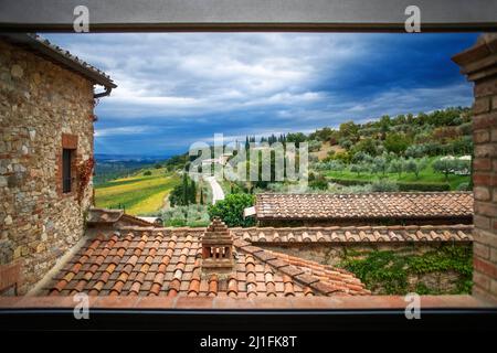 Le Fontanelle Hôtel à Castelnuovo Berardenga dans la région du Chianti, Sienne, Toscane, Italie. L'hôtel 5 étoiles le Fontanelle est perché sur une colline i Banque D'Images