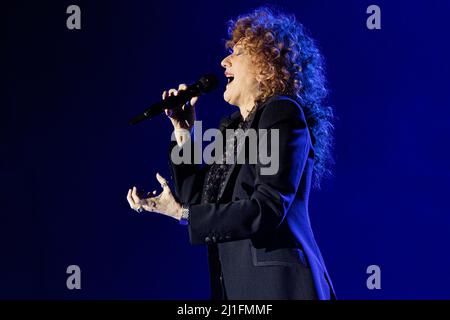 Bergame, Italie. 24th mars 2022. Fiorella Mannoia concert live au Creberg Teatro à Bergame, Italie, le 24 mars 2022. (Photo par Andrea Ripamonti/Pacific Press/Sipa USA) crédit: SIPA USA/Alay Live News Banque D'Images