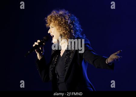 Bergame, Italie. 24th mars 2022. Fiorella Mannoia concert live au Creberg Teatro à Bergame, Italie, le 24 mars 2022. (Photo par Andrea Ripamonti/Pacific Press/Sipa USA) crédit: SIPA USA/Alay Live News Banque D'Images