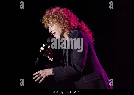 Bergame, Italie. 24th mars 2022. Fiorella Mannoia concert live au Creberg Teatro à Bergame, Italie, le 24 mars 2022. (Photo par Andrea Ripamonti/Pacific Press/Sipa USA) crédit: SIPA USA/Alay Live News Banque D'Images