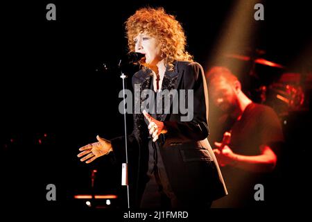 Bergame, Italie. 24th mars 2022. Fiorella Mannoia concert live au Creberg Teatro à Bergame, Italie, le 24 mars 2022. (Photo par Andrea Ripamonti/Pacific Press/Sipa USA) crédit: SIPA USA/Alay Live News Banque D'Images