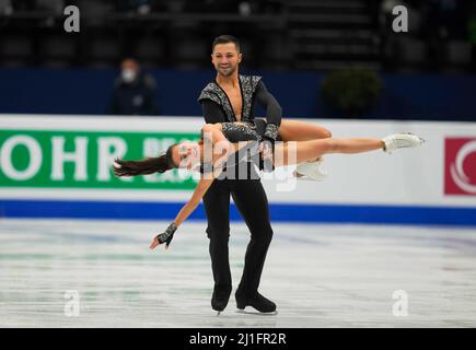 Stade Sud de France, Montpellier, France. 25th mars 2022. Lilah Fear et Lewis Gibson du Royaume-Uni pendant paires danse sur glace, Championnat du monde de patinage artistique au Sud de France Arena, Montpellier, France. Kim Price/CSM/Alamy Live News Banque D'Images