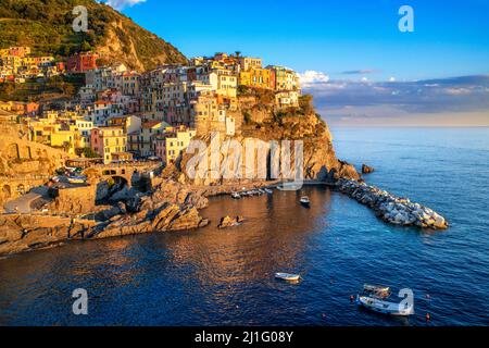 Manarola est une commune française, située dans la province de la Spezia, en Ligurie, au nord-ouest de l'Italie. Manarola est une petite ville, une frazione de la comun Banque D'Images