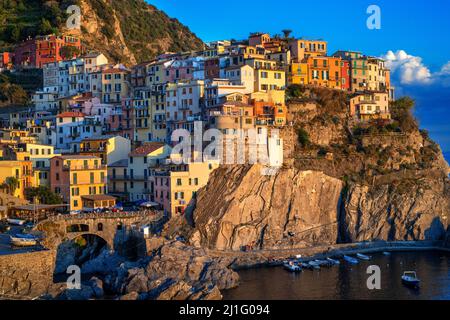 Manarola est une commune française, située dans la province de la Spezia, en Ligurie, au nord-ouest de l'Italie. Manarola est une petite ville, une frazione de la comun Banque D'Images