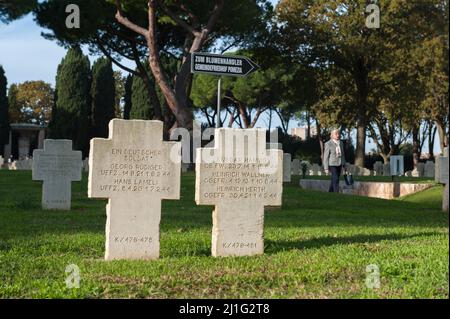 Pomezia, Rome, Italie 19/11/2017: Cimetière militaire germanique de la Seconde Guerre mondiale © Andrea Sabbadini Banque D'Images