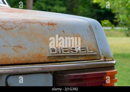 POTTERVILLE, MI - JUIN 23rd 2021 : le mot diesel sur une voiture 1970s à Potterville Banque D'Images