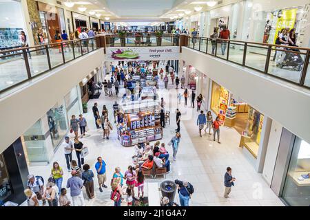 Miami Florida, Aventura Mall, boutiques dans l'atrium, magasins entreprises à plusieurs niveaux à l'intérieur des magasins kiosques, Banque D'Images