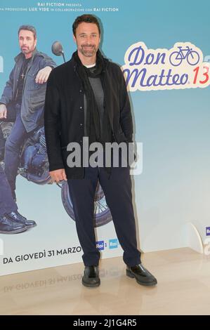 Raoul Bova participe à la photo de la fiction Rai Don Matteo 13 au centre Rai via Asiago. (Photo de Mario Cartelli / SOPA Images/Sipa USA) Banque D'Images