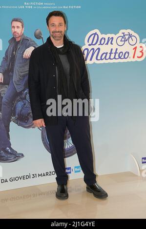 Raoul Bova participe à la photo de la fiction Rai Don Matteo 13 au centre Rai via Asiago. (Photo de Mario Cartelli / SOPA Images/Sipa USA) Banque D'Images