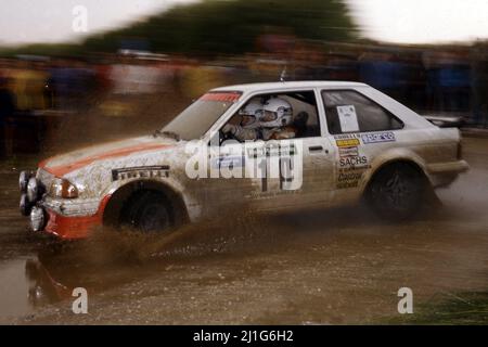 Mauro Pregliasco (ITA) Massimiliano Max Sghedoni (ITA) Ford Escort RS 1600i GRA Ford Italia Repetto Tuning Banque D'Images