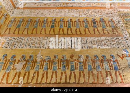 Peintures murales du Livre des portes, deuxième heure, dans la tombe de Ramsès IV, KV2, dans la Vallée des Rois Banque D'Images