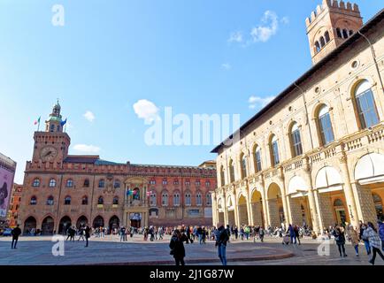 Piazza Maggiore à la vieille ville historique de Bologne - Émilie-Romagne - Italie. 5th de mars 2022 Banque D'Images