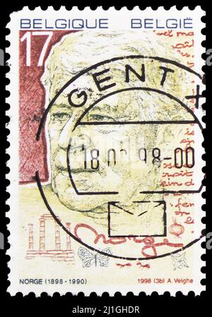 MOSCOU, RUSSIE - 10 MARS 2022 : le timbre-poste imprimé en Belgique montre Georges Mogin (1898-1990), série des Criters Birth Centenaries, vers 1998 Banque D'Images