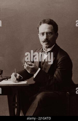 Photo vintage de Carl Liebknecht avec une cigarette. 1910 Banque D'Images