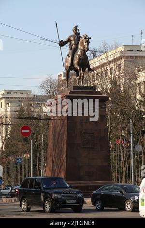 KHARKOV, UKRAINE - 17 AVRIL 2013 : c'est un monument au fondateur mythique de la ville Cosaque Kharko. Banque D'Images