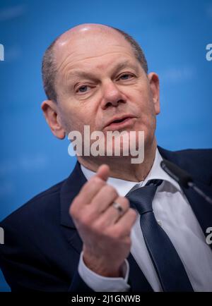 Bruxelles, Belgique. 25th mars 2022. 25 mars 2022, Belgique, Brüssel: Le chancelier allemand OLAF Scholz (SPD), participe à la conférence de presse finale après le sommet de l'UE. À l'issue des délibérations du Conseil de l'Union européenne, les chefs d'État et de gouvernement de l'UE ont discuté, entre autres, des prix élevés de l'énergie. Photo: Michael Kappeller/dpa crédit: dpa Picture Alliance/Alay Live News Banque D'Images