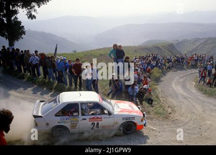 Mauro Pregliasco (ITA) Massimiliano Max Sghedoni (ITA) Ford Escort RS 1600i GRA Ford Italia Repetto Tuning Banque D'Images