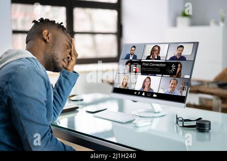Mauvaise connexion et mauvais signal de la réunion vidéo en ligne Banque D'Images