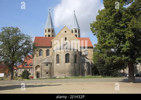 Eglise romantique de notre-Dame à Halberstadt, Saxe-Anhalt, Allemagne Banque D'Images