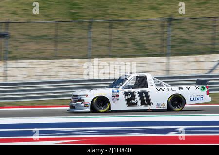 Texas, États-Unis. 25th mars 2022. Austin, Texas, États-Unis. 25th mars 2022. Shelton Creed (20) NASCAR Camping World Truck Series course qualifiante avec l'équipe YoungÕs Motorsport, Chevrolet, en action au Grand Prix de l'automobile EchoPark, circuit of the Americas à Austin, Texas. Crédit : CAL Sport Media/Alay Live News Banque D'Images