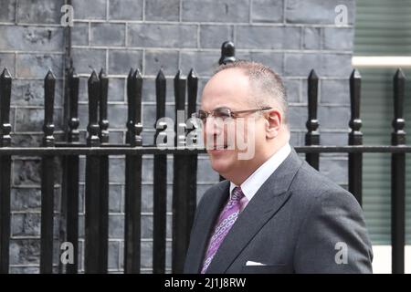 Londres, Royaume-Uni, 23rd mars 2022. Le général payeur Michael Ellis arrive à Downing Street pour la réunion du Cabinet pré-budgétaire. Banque D'Images