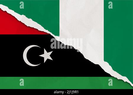 Le drapeau du Nigeria et de la Libye a déchiré le papier de fond grunge. Résumé l'économie du Nigeria et de la Libye, les conflits politiques, la texture du concept de guerre contexte Banque D'Images