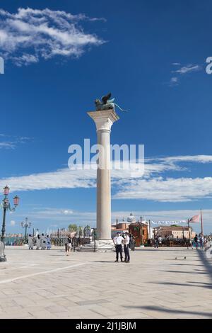 Colonne portant un lion ailé, symbole de la place Saint-Marc, Venise, Italie Banque D'Images