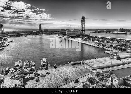 Scenic Vue aérienne de Port Vell à partir du haut de monument de Christophe Colomb, Barcelone, Catalogne, Espagne Banque D'Images