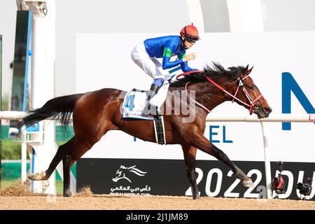 Meydan, États-Unis. 26th mars 2022. 26 mars 2022 : Bathrat Leon #4, monté par Ryusei Sakai, remporte le Godolphin Mile (Groupe 2) sur la carte de la coupe du monde de Dubaï à l'hippodrome de Meydan à Meydan, Dubaï Émirats arabes Unis le 26th mars 2022. Shamela Hanley/Eclipse Sportswire/CSM/Alamy Live News Banque D'Images