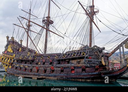 Le navire Neptune Vascello à Porto Antico à Gênes, Ligurie, Italie, Europe. 10th de mars 2022 Banque D'Images