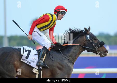 Meydan, États-Unis. 26th mars 2022. 26 mars 2022 : la Crown Pride #7, criblée par Damian Lane, remporte le Derby des Émirats arabes Unis (Groupe 2). Sur la carte de la coupe du monde de Dubaï au champ de courses de Meydan à Meydan, Dubaï, Émirats arabes Unis le 26th mars 2022. Shamela Hanley/Eclipse Sportswire/CSM/Alamy Live News Banque D'Images