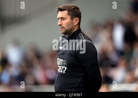 Graeme Lee, gérant de Hartlepool United, lors du match Sky Bet League Two au stade Sixfields, Northampton. Date de la photo: Samedi 26 mars 2022. Banque D'Images