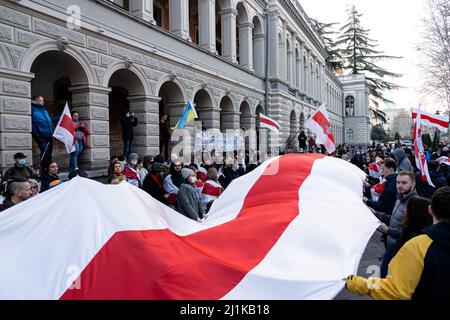 Le peuple biélorusse participe à des manifestations pacifiques contre la dictature en Biélorussie Banque D'Images