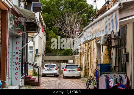 Frontière entre les deux parties de Chypre à Nicosie / Lefkoşa, République turque de Chypre-Nord (TRNC) Banque D'Images