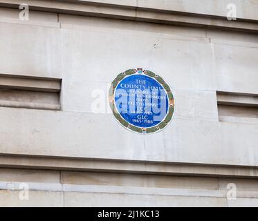 Une plaque bleue commémore le County Hall, Londres, Angleterre, Royaume-Uni Banque D'Images