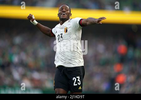 Michy Batshuayi, de Belgique, célèbre le premier but de son équipe lors du match international au stade Aviva, à Dublin. Date de la photo: Samedi 26 mars 2022. Banque D'Images