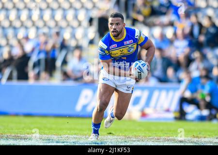 Leeds, Royaume-Uni. 26th mars 2022. Kruise Leeming #9 de Leeds Rhinos court avec le ballon à Leeds, Royaume-Uni le 3/26/2022. (Photo de Simon Whitehead/News Images/Sipa USA) crédit: SIPA USA/Alay Live News Banque D'Images