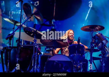 Budapest, Budapest, Hongrie. 13th août 2019. Le groupe de rock américain Foo Fighters se déroule en direct comme pavillon au festival Sziget pour son circuit européen. Des combattants Foo ont été formés à Seattle, Washington, en 1994. Il a été fondé par le batteur Nirvana Dave Grohl comme un projet d'un seul homme après la dissolution de Nirvana après le suicide de Kurt Cobain. Credit: Matteo Scalet/Pacific Press/ZUMA Wire/Alamy Live News Banque D'Images