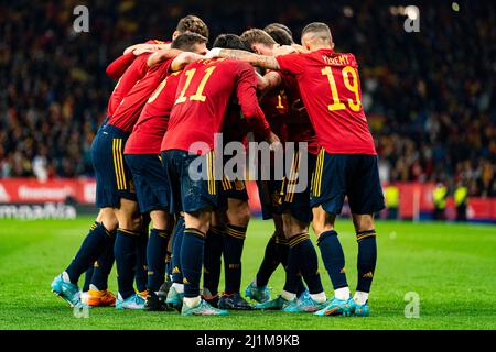 Barcelone, Espagne. 26th mars 2022. Dani Olmo (Espagne) fête ses points avec ses coéquipiers lors du match de football entre l'Espagne et l'Albanie, au stade Cornella-El Prat, le 26 mars 2022 à Barcelone, Espagne. Foto: SIU Wu. Credit: dpa/Alay Live News Banque D'Images